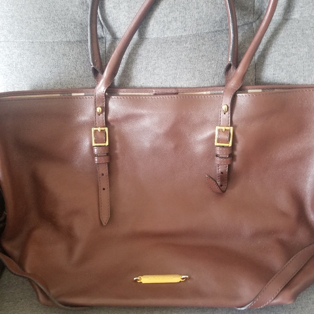 Burberry brown leather tote bag